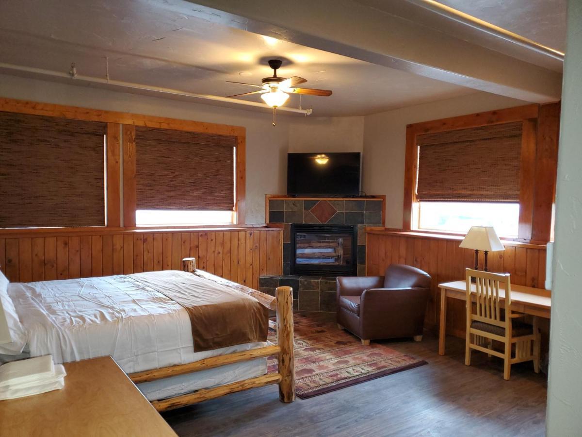 Buffalo Lodge Of Bigfork Extérieur photo