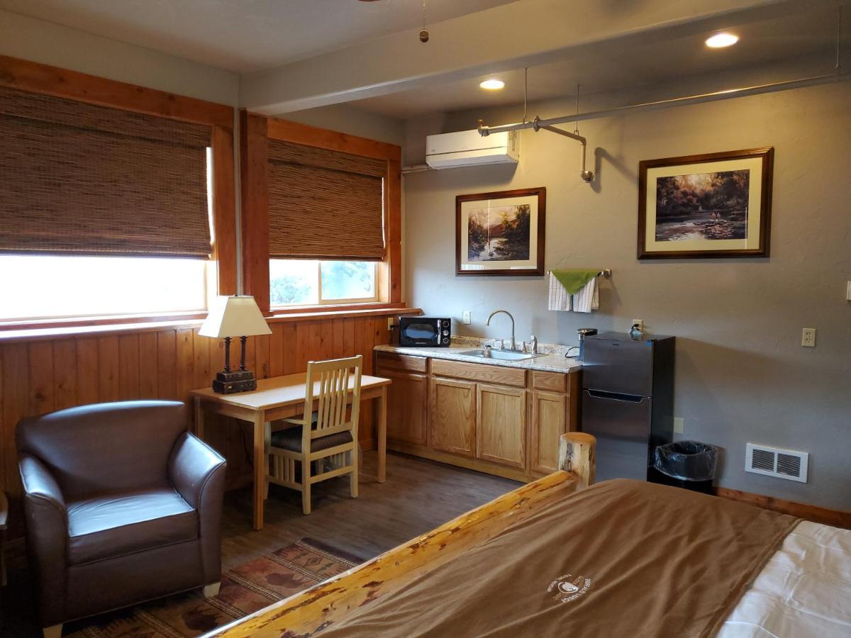 Buffalo Lodge Of Bigfork Extérieur photo