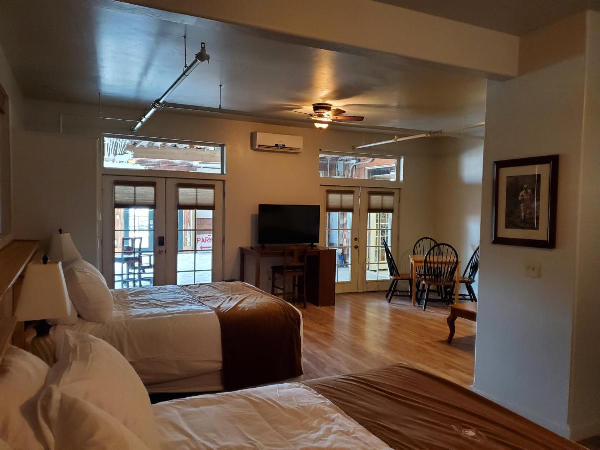 Buffalo Lodge Of Bigfork Extérieur photo